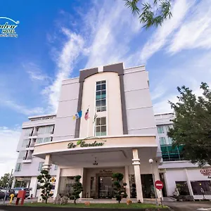 De' Garden Hotel, Hotel